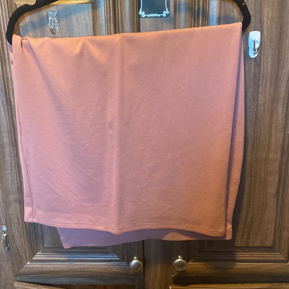 Mauve colored body con skirt from forever 21 - Picture 2 of 3